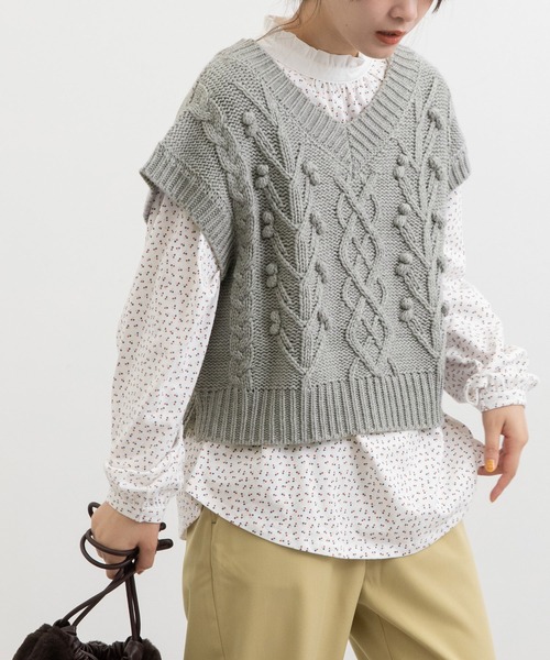 POU DOU DOU(プードゥドゥ)の「ケーブル編みポップコーンニットベスト(ベスト・レディース・グレー/カーキ/キナリ・3)」の3枚目の写真