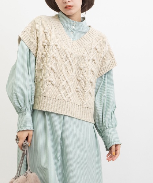 POU DOU DOU(プードゥドゥ)の「ケーブル編みポップコーンニットベスト(ベスト・レディース・グレー/カーキ/キナリ・3)」の2枚目の写真