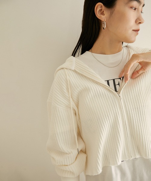 SALON adam et rope'(サロン アダム エ ロペ)の「【WEB限定カラー】ワッフルクロップドパーカー / ワイド / ビッグ(パーカー・レディース・グレー/ブラック/ホワイト・FREE)」の14枚目の写真