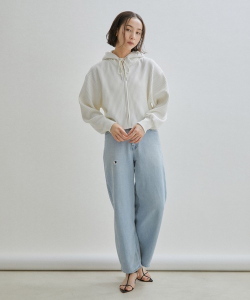 SALON adam et rope'(サロン アダム エ ロペ)の「【WEB限定カラー】ワッフルクロップドパーカー / ワイド / ビッグ(パーカー・レディース・グレー/ブラック/ホワイト・FREE)」の9枚目の写真