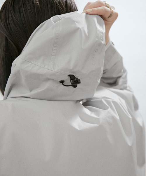 KiU（キウ）の「【雑誌掲載】【KiU for SALON】[ポーチ付き]別注レインポンチョ（レインコート/ポンチョ・レディース・ピンク系その他/ライトグレー/ベージュ・FREE）」の17枚目の写真