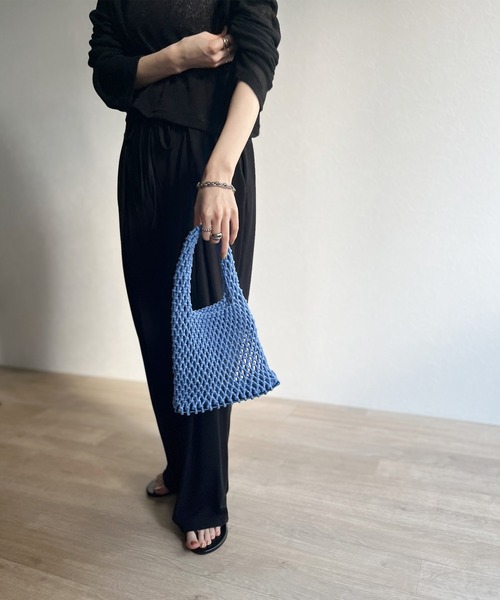 ISOOK（アイスー）の「【ZOZO限定】Mesh mini hand bag / メッシュミニハンドバッグ（ハンドバッグ・レディース・アイボリー/ブラック/ブルー・FREE）」の7枚目の写真