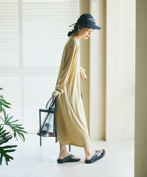 FREAK'S STORE(フリークスストア)の「OOFOS/ウーフォス OOriginal Limited/ウーオリジナルリミテッド(トングサンダル)(サンダル・レディース・グリーン/ブラック/ラベンダー・8/7/6)」の4枚目の写真