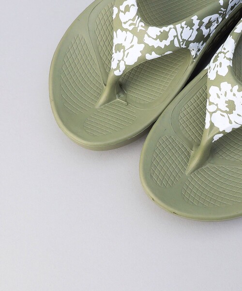 FREAK'S STORE(フリークスストア)の「OOFOS/ウーフォス OOriginal Limited/ウーオリジナルリミテッド(トングサンダル)(サンダル・レディース・グリーン/ブラック/ラベンダー・8/7/6)」の16枚目の写真