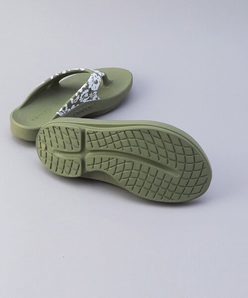 FREAK'S STORE(フリークスストア)の「OOFOS/ウーフォス OOriginal Limited/ウーオリジナルリミテッド(トングサンダル)(サンダル・レディース・グリーン/ブラック/ラベンダー・8/7/6)」の13枚目の写真