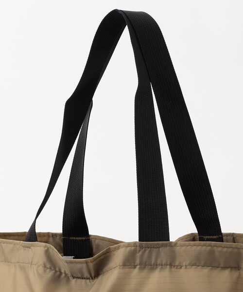 Battenwear(バテンウエア)の「Battenwear/バテンウエア MINI PACKABLE TOTE/ミニ パッカブルトートバック/ショルダーバック/ハンドバック(トートバッグ・メンズ・ベージュ/ブラック・フリ-)」の7枚目の写真