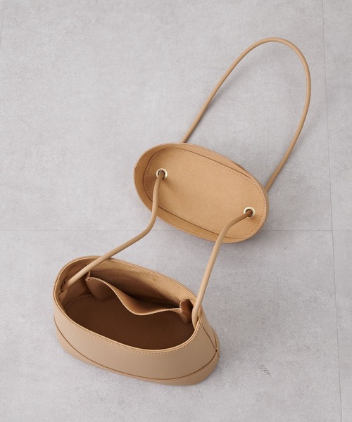 Whim Gazette（ウィムガゼット）の「【LE VERNIS】別注ボックスショルダー（ショルダーバッグ・レディース・ブラック/ベージュ/グリーン・FREE）」の10枚目の写真