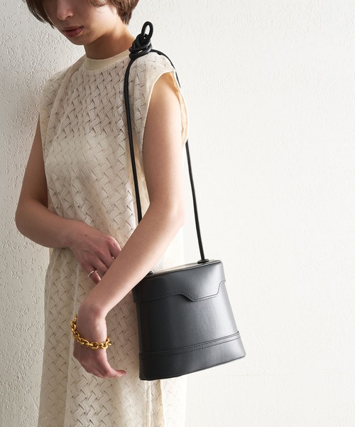 Whim Gazette（ウィムガゼット）の「【LE VERNIS】別注ボックスショルダー（ショルダーバッグ・レディース・ブラック/ベージュ/グリーン・FREE）」の13枚目の写真