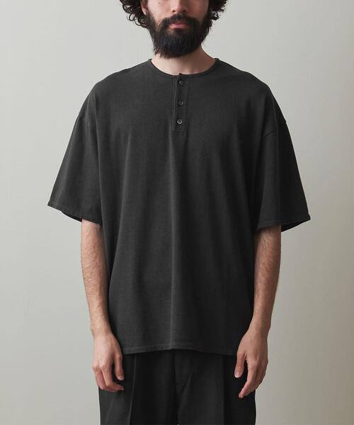 Steven Alan（スティーブンアラン）の「＜Steven Alan＞ CR HENLEY NECK SSL TEE -LOOSE/Tシャツ（Tシャツ/カットソー・メンズ・ダークブラウン/ダークグレー/ネイビー・S/M/L/XL）」の21枚目の写真