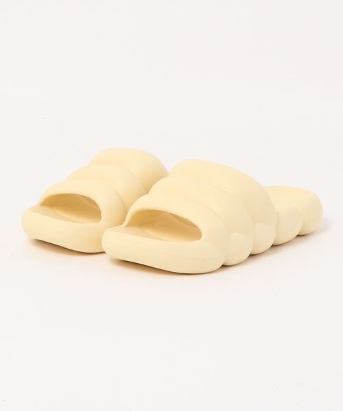 anap mimpi（アナップミンピ）の「フリップフロップマシュマロサンダル（サンダル・レディース・ブラック/イエロー/ピンク/アイボリー・L/M）」の12枚目の写真