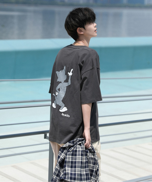 Tom＆Jerry（トムアンドジェリー）の「【neos -addictive design-】TOM&JERRY トムとジェリー ビッグシルエット アメコミ バックプリント 刺繍 Tシャツ（Tシャツ/カットソー・メンズ・スミクロ/ブルー系その他/ホワイト/ホワイト系その他/ホワイト系その他3/ブラック系その他2/ホワイト系その他2/ブラック系その他/ブラック系その他3/ブルー・MEDIUM/LARGE/X-LARGE）」の18枚目の写真