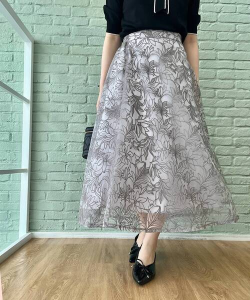 couture brooch（クチュールブローチ）の「◆【S-LL/秋冬新色！】チュール刺繍フレアースカート（スカート・レディース・ブラック系/グレー系・42/40/38/36）」の12枚目の写真