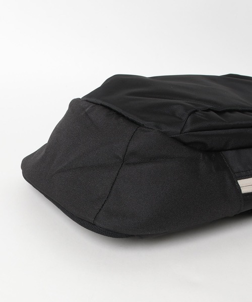 Columbia(コロンビア)の「コロンビア【Columbia】THUNDER BRIDGE Body bag(ボディバッグ/ウエストポーチ・メンズ・グレー/ブラック/グリーン・フリ-)」の8枚目の写真