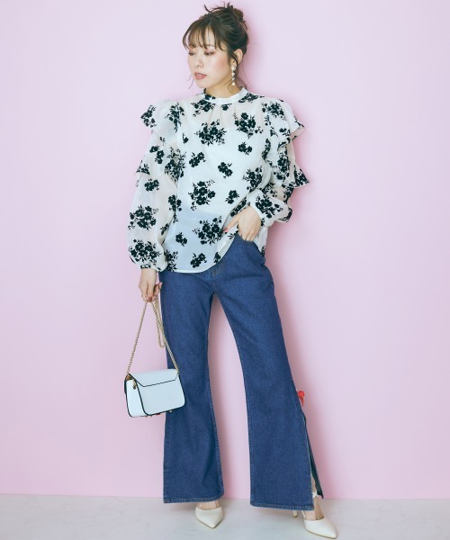 marun（マルン）の「＜大きいサイズ＞ 裾スリットデニムパンツ marun（デニムパンツ・レディース・ネイビー/ライトブルー・92/96/106/114/122/80/84/88/98）」の22枚目の写真