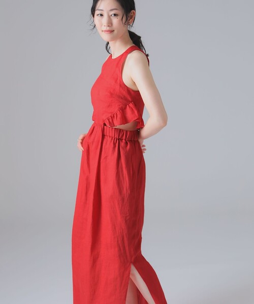 EFFE BEAMS（エッフェビームス）の「EFFE BEAMS / ラミー マキシワンピース（ワンピース・レディース・レッド/ダークグリーン・38/36）」の2枚目の写真