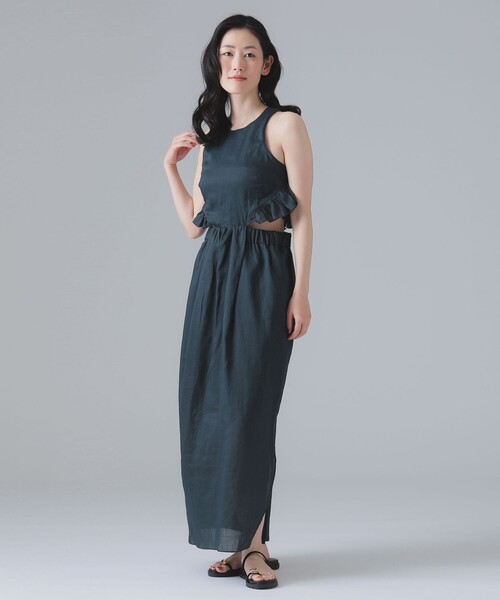 EFFE BEAMS（エッフェビームス）の「EFFE BEAMS / ラミー マキシワンピース（ワンピース・レディース・レッド/ダークグリーン・38/36）」の4枚目の写真