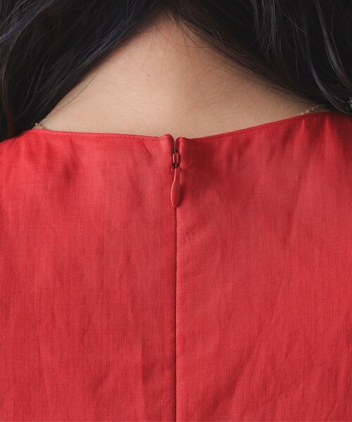 EFFE BEAMS（エッフェビームス）の「EFFE BEAMS / ラミー マキシワンピース（ワンピース・レディース・レッド/ダークグリーン・38/36）」の16枚目の写真