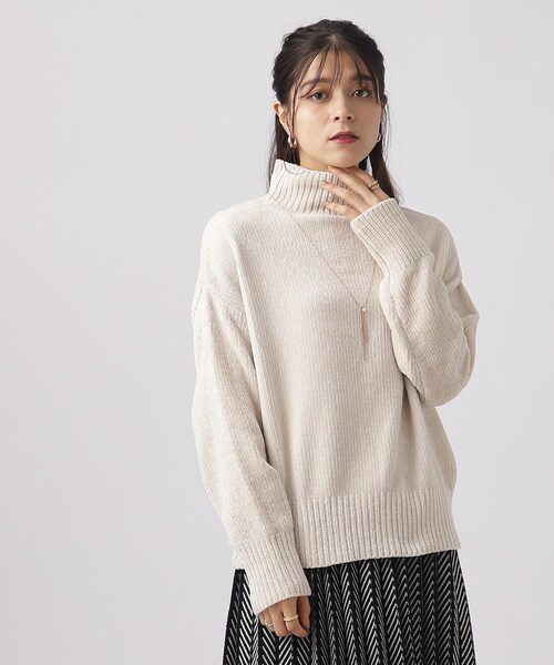 DRESKIP（ドレスキップ）の「◆【上品な光沢】なめらか ベロアモール モックネックニット（ニット/セーター・レディース・ベージュ/グレー/オフホワイト/ベビーピンク・02/03/04）」の11枚目の写真