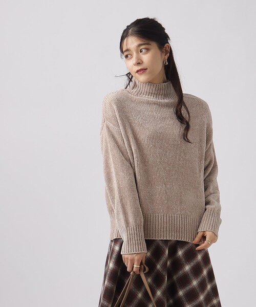 DRESKIP（ドレスキップ）の「◆【上品な光沢】なめらか ベロアモール モックネックニット（ニット/セーター・レディース・ベージュ/グレー/オフホワイト/ベビーピンク・02/03/04）」の9枚目の写真