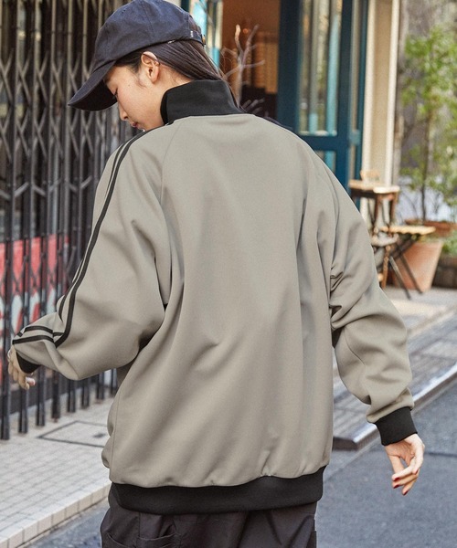 BEVERLY HILLS POLO CLUB（ビバリーヒルズポロクラブ）の「BEVERLY HILLS POLO CLUB/ビバリーヒルズポロクラブ 別注 ロゴ刺繍 サイドライン ハーフジップ トラックプルオーバー（スウェット・レディース・サックスブルー/ライトグレー/ブラック/ベージュ/アイボリー・M/L）」の19枚目の写真