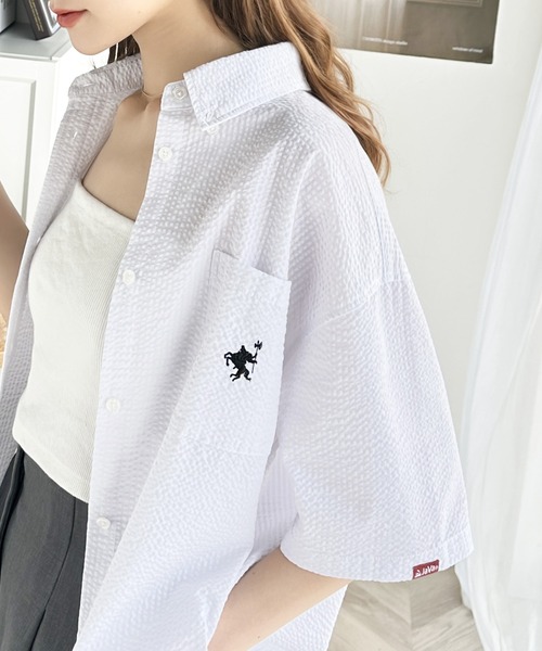 Java(ジャバ)の「《JAVA ジャバコラボ》着回し力抜群。胸刺繍サッカー素材シャツ(シャツ/ブラウス・レディース・アイボリー/ブルー/ネイビー系/オフホワイト/モカ・LARGE/MEDIUM/SMALL/X-LARGE)」の1枚目の写真