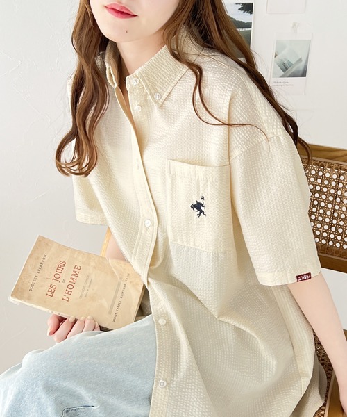 Java(ジャバ)の「《JAVA ジャバコラボ》着回し力抜群。胸刺繍サッカー素材シャツ(シャツ/ブラウス・レディース・アイボリー/ブルー/ネイビー系/オフホワイト/モカ・LARGE/MEDIUM/SMALL/X-LARGE)」の2枚目の写真