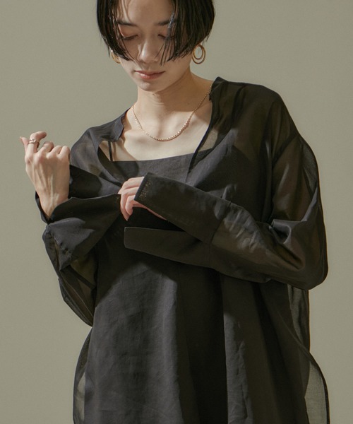 SALON adam et rope'(サロン アダム エ ロペ)の「オーガニックコットンスキッパーカラーシアーオーバーシャツ(シャツ/ブラウス・レディース・ホワイト/ブラック/ブラウン系その他2・FREE)」の22枚目の写真