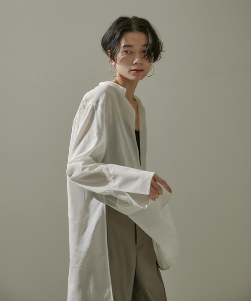 SALON adam et rope'(サロン アダム エ ロペ)の「オーガニックコットンスキッパーカラーシアーオーバーシャツ(シャツ/ブラウス・レディース・ホワイト/ブラック/ブラウン系その他2・FREE)」の11枚目の写真