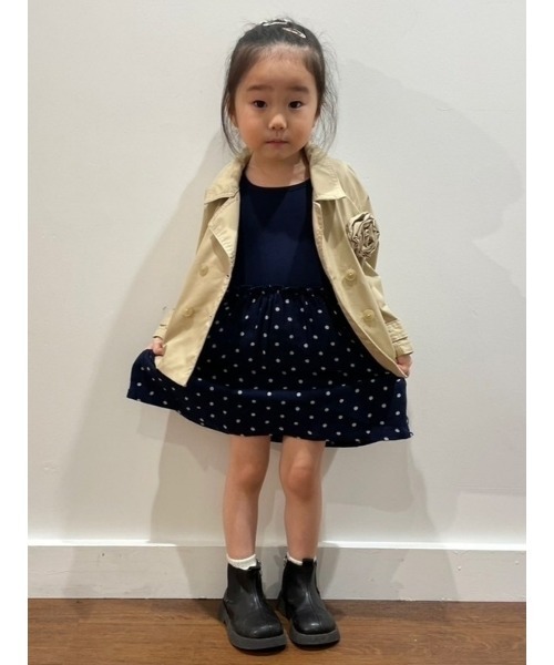 GAP(ギャップ)の「babyGapコサージュ付きトレンチコートジャケット(トレンチコート・キッズ・ブラウン・6-12M/12-18M/18-24M/3 YRS/4 YRS/5 YRS/2 YRS)」の4枚目の写真