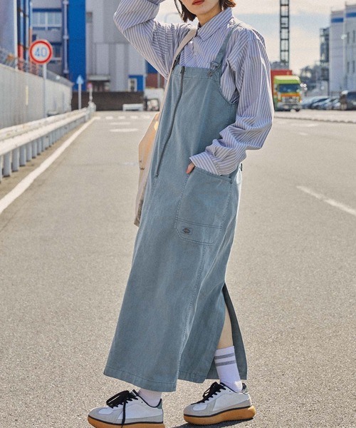 Dickies（ディッキーズ）の「Dickies/ディッキーズ ユーズド加工オーバーダイジャンパースカート【セットアップ対応】（ジャンパースカート・レディース・ベージュ/ブラック/ライトブルー/オフホワイト・M）」の4枚目の写真