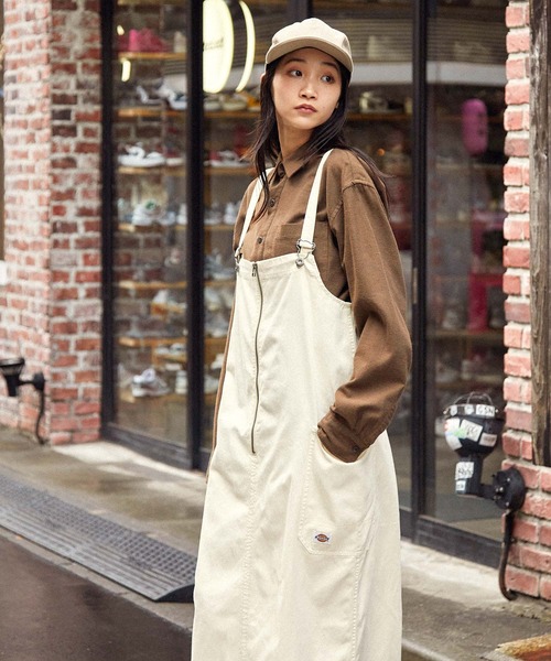 Dickies（ディッキーズ）の「Dickies/ディッキーズ ユーズド加工オーバーダイジャンパースカート【セットアップ対応】（ジャンパースカート・レディース・ベージュ/ブラック/ライトブルー/オフホワイト・M）」の18枚目の写真
