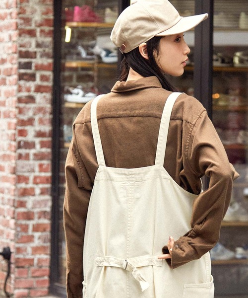 Dickies（ディッキーズ）の「Dickies/ディッキーズ ユーズド加工オーバーダイジャンパースカート【セットアップ対応】（ジャンパースカート・レディース・ベージュ/ブラック/ライトブルー/オフホワイト・M）」の21枚目の写真