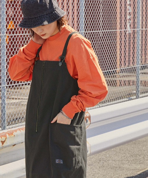 Dickies（ディッキーズ）の「Dickies/ディッキーズ ユーズド加工オーバーダイジャンパースカート【セットアップ対応】（ジャンパースカート・レディース・ベージュ/ブラック/ライトブルー/オフホワイト・M）」の6枚目の写真