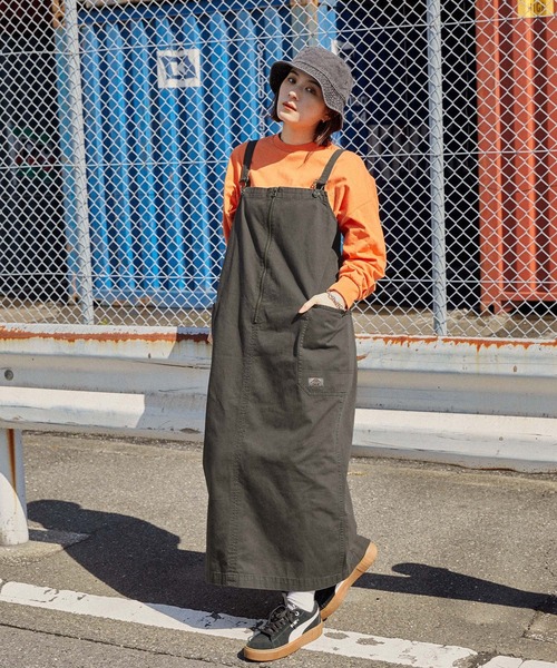 Dickies（ディッキーズ）の「Dickies/ディッキーズ ユーズド加工オーバーダイジャンパースカート【セットアップ対応】（ジャンパースカート・レディース・ベージュ/ブラック/ライトブルー/オフホワイト・M）」の5枚目の写真