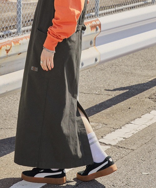 Dickies（ディッキーズ）の「Dickies/ディッキーズ ユーズド加工オーバーダイジャンパースカート【セットアップ対応】（ジャンパースカート・レディース・ベージュ/ブラック/ライトブルー/オフホワイト・M）」の7枚目の写真