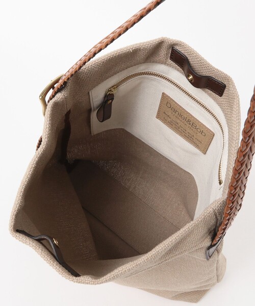Daniel＆Bob（ダニエルアンドボブ）の「D&B_SLDR_BELT（トートバッグ・メンズ・カーキ・ONE SIZE）」の6枚目の写真