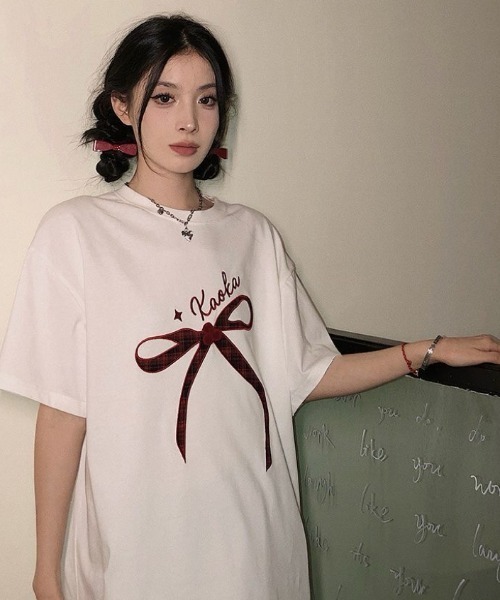 DIAVEL(ディアベル)の「韓国風 リボンデザイン半袖ビッグTシャツ(Tシャツ/カットソー・レディース・ホワイト/ブラック・M)」の5枚目の写真