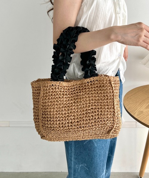 Loueme（ルエム）の「フリルハンドルかごバッグ（かごバッグ・レディース・ブラウン/アイボリー・FREE）」の2枚目の写真