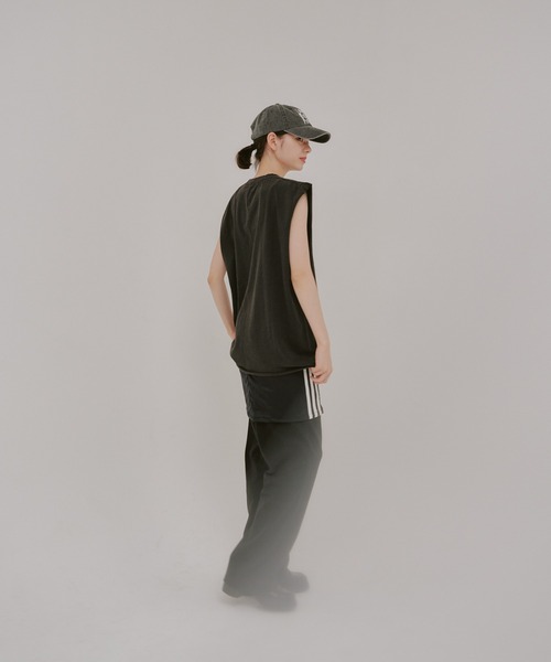 WHIMSIC（ウィムジック）の「【UNISEX】ロゴプリントスリーブレスTシャツ（ベスト・メンズ・ホワイト系その他/ブラック系その他/ホワイト系その他2/ブラック系その他2/ホワイト/ホワイト系その他3/ブラック/ブラック系その他3・FREE）」の16枚目の写真