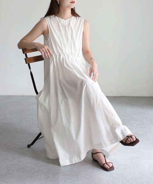 Riberry（リベリー）の「インド綿ブロードノースリウエストタックワンピース（ワンピース・レディース・ブルー/ブラック/オフホワイト/オレンジ・MEDIUM）」の2枚目の写真