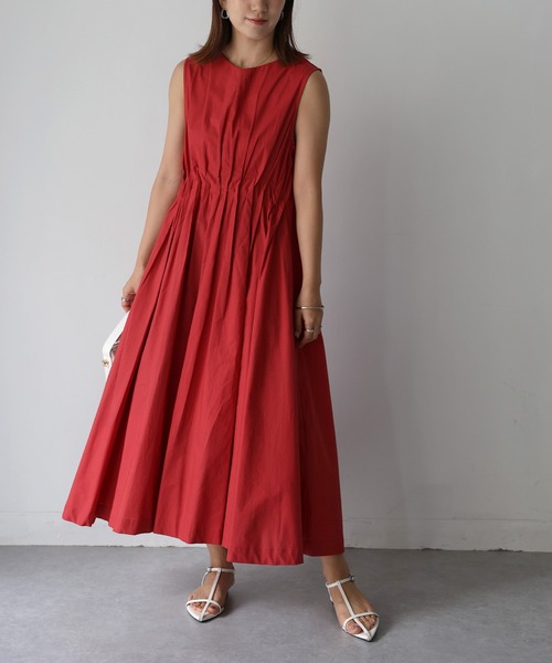 Riberry（リベリー）の「インド綿ブロードノースリウエストタックワンピース（ワンピース・レディース・ブルー/ブラック/オフホワイト/オレンジ・MEDIUM）」の4枚目の写真