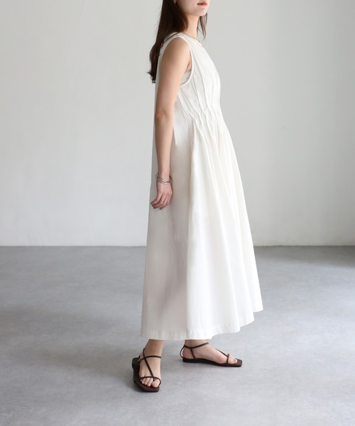 Riberry（リベリー）の「インド綿ブロードノースリウエストタックワンピース（ワンピース・レディース・ブルー/ブラック/オフホワイト/オレンジ・MEDIUM）」の22枚目の写真