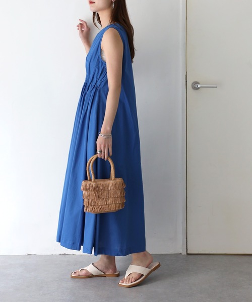 Riberry（リベリー）の「インド綿ブロードノースリウエストタックワンピース（ワンピース・レディース・ブルー/ブラック/オフホワイト/オレンジ・MEDIUM）」の8枚目の写真