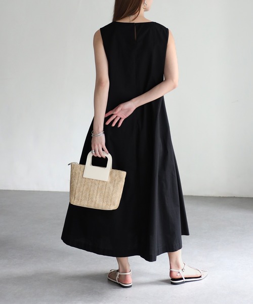 Riberry（リベリー）の「インド綿ブロードノースリウエストタックワンピース（ワンピース・レディース・ブルー/ブラック/オフホワイト/オレンジ・MEDIUM）」の14枚目の写真