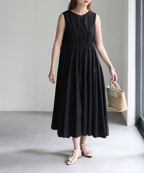 Riberry（リベリー）の「インド綿ブロードノースリウエストタックワンピース（ワンピース・レディース・ブルー/ブラック/オフホワイト/オレンジ・MEDIUM）」の13枚目の写真