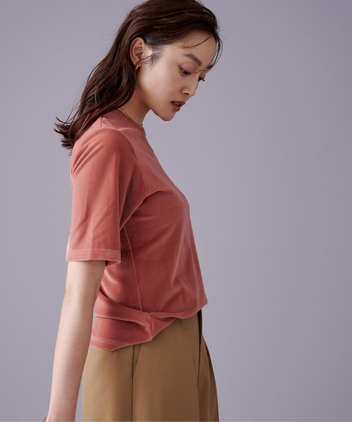 UR'S(ユアーズ)の「ベロアハーフスリーブTシャツ(Tシャツ/カットソー・レディース・チャコール/ダークブラウン/ピンク系その他/アイボリー・S/M/L)」の4枚目の写真