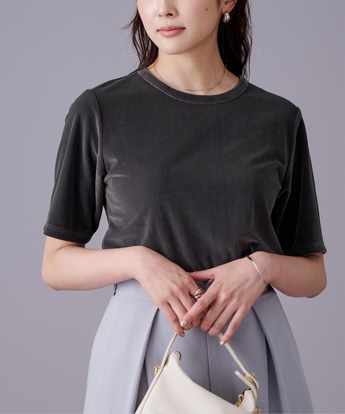 UR'S(ユアーズ)の「ベロアハーフスリーブTシャツ(Tシャツ/カットソー・レディース・チャコール/ダークブラウン/ピンク系その他/アイボリー・S/M/L)」の7枚目の写真