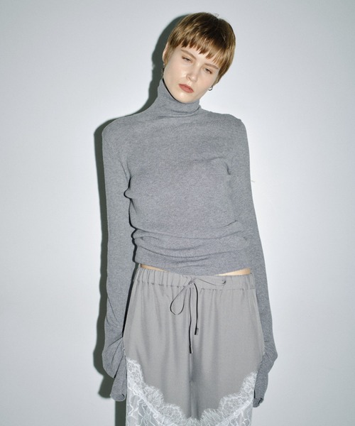 yae(ヤエ)の「【Best-Seller】 Super long sleeve rib knit / 【定番】スーパーロングスリーブリブニット(ニット/セーター・レディース・グレー/ブラック/レッド/ピンク/ブルー/ライトブルー/ベビーピンク・FREE)」の17枚目の写真