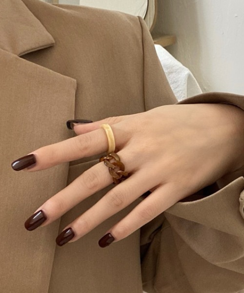 yu-ka（ユーカ）の「YU-KA:レジンリング2Pセット（リング・レディース・ブラウン/ブルー・FREE）」の5枚目の写真
