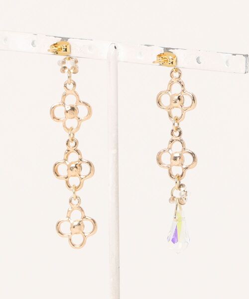 tone(トーン)の「【YM】ビジュー×花 クリスタル アシメ サージカルステンレスピアス(MA)(ピアス(両耳用)・レディース・ゴールド・FREE)」の7枚目の写真